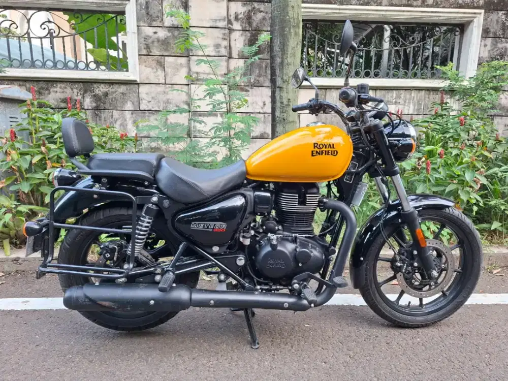 Royal Enfield Meteor 350 Fire Ball