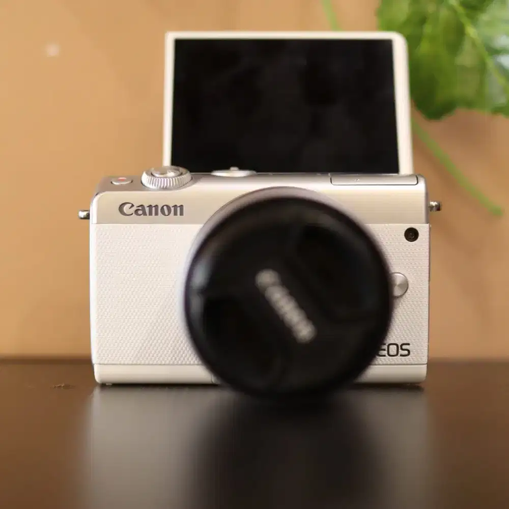 Mirrorless Canon Eos M100 15-45mm IS STM. Fullset Box