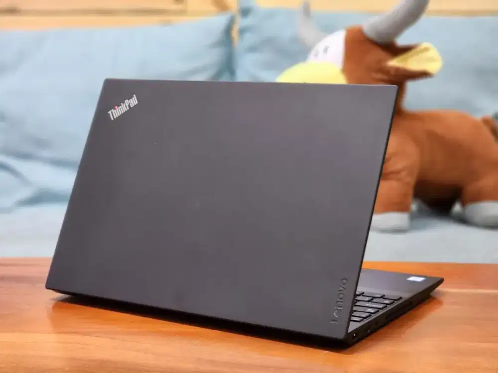Laptop Desain NVIDIA SSD 512GB ThinkPad T570 Workstation Siap Kerja