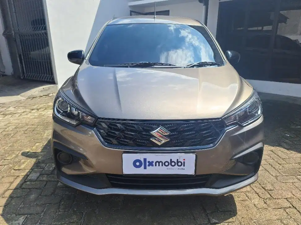 DP MURAH Suzuki Ertiga 1.5 GA Bensin-MT 2023 Abu-Abu CKITB