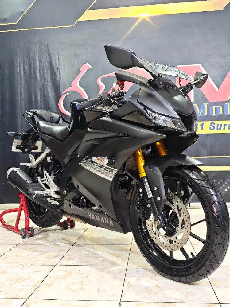 R15 V3 black matte km low reg.2022 super keren. Anugerah motor rungkut