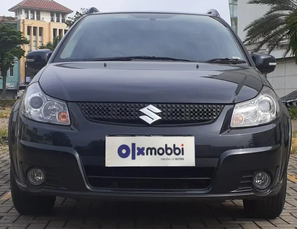 TDP 4,JT Suzuki SX4 1.5 X-Over Bensin-MT Hitam 2011