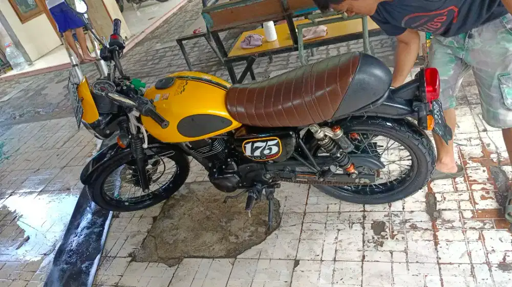 Motor Second Kawasaki W175 Cafe
