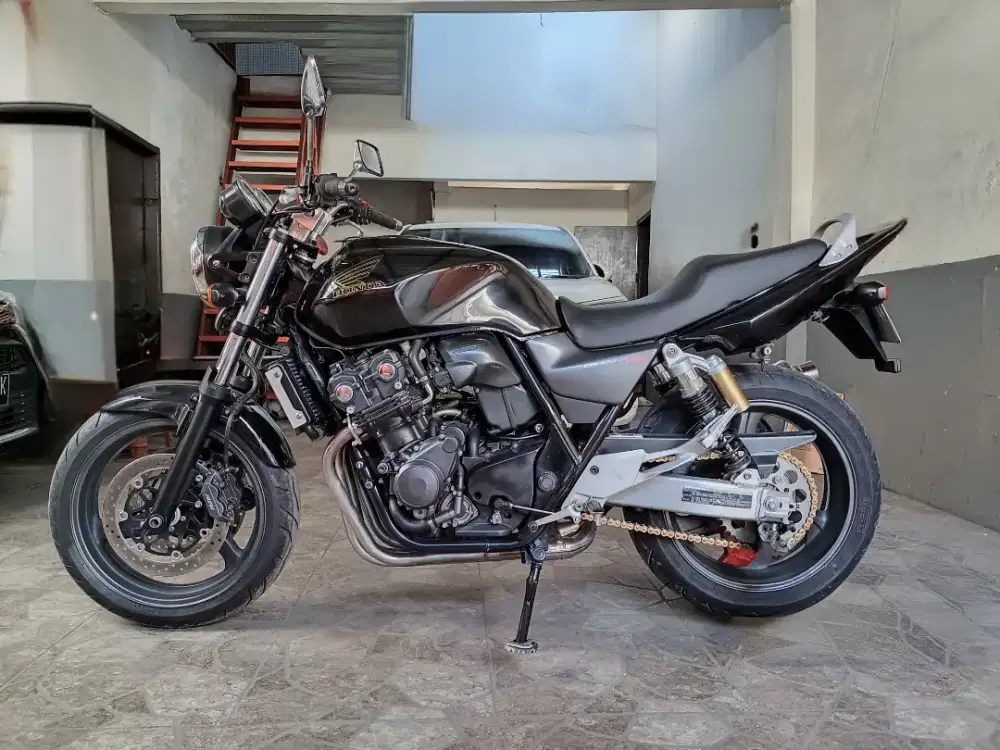 Honda CB 400 Super Four Revo PGM-FI ISTIMEWA