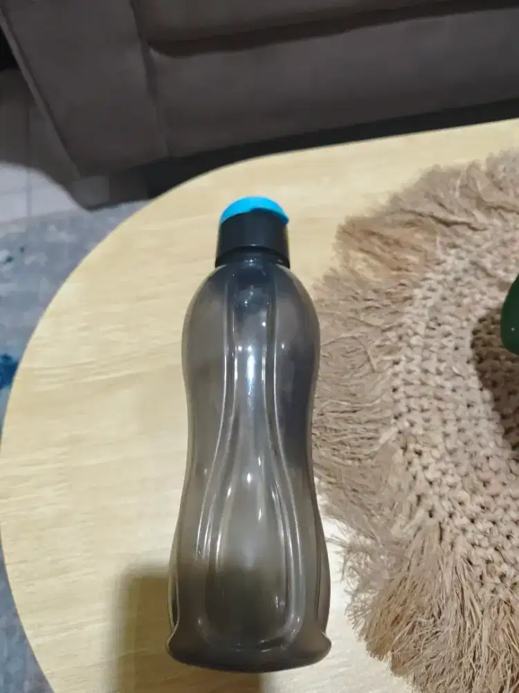 Botol Tupperware bekas
