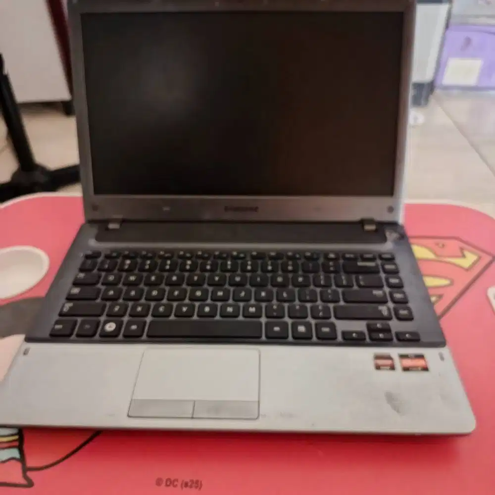 JUAL LAPTOP SAMSUNG SERIES NP355V4X – AMD A6 KONDISI BAIK