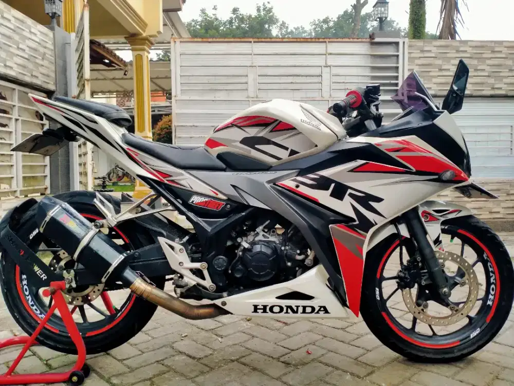 Honda CBR facelift lengkap sehat mesin segel keterangan detail dibawah