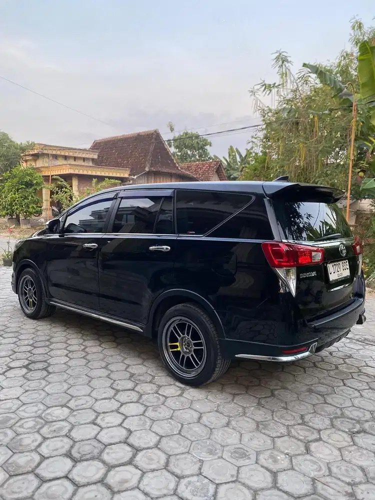 Di jual inova venturer 2017 dismet