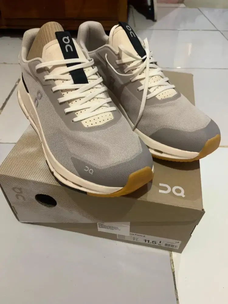 Sepatu Cloudnova form 2