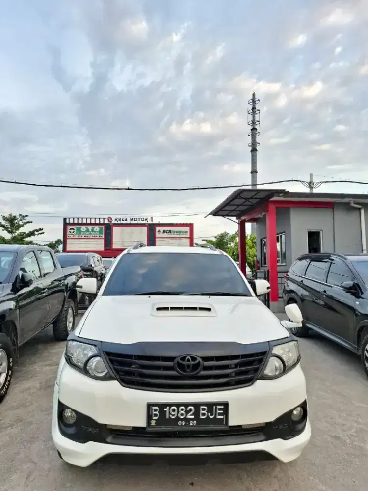 Fortuner new model 2011 diesel matic. Km 174rb antik