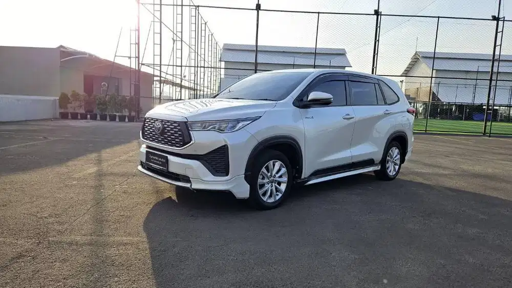 Zenix V Hybrid Modelista Nik 2022 LOW KM