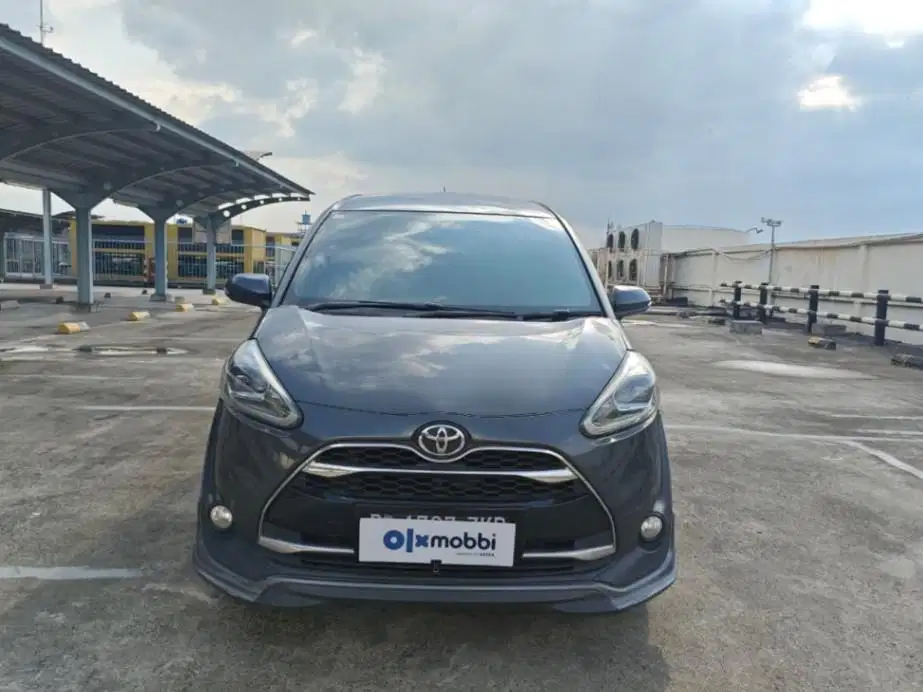 DP Rendah  9JT Toyota Sienta 1.5 Q Bensin-AT 2017 Abu
