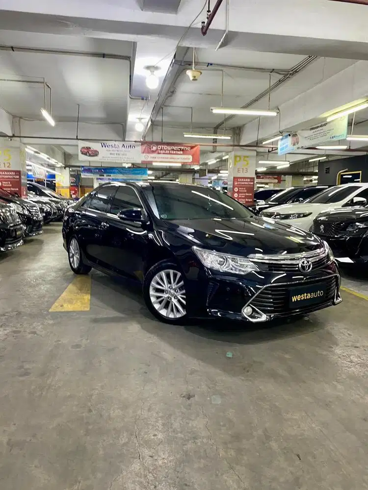 Low KM Toyota Camry 2.5 V AT 2017 Full record 2018