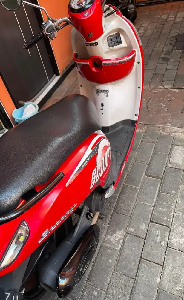 Honda scopi scoter