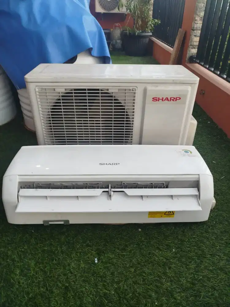 AC Sharp 1/2 PK Model AU-U5UCY