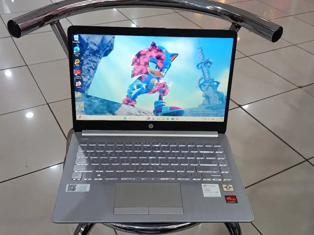 Laptop hp 14s-dk1xxx prosesor AMD Athlon Gold/Ram 4GB/SSD 512GB