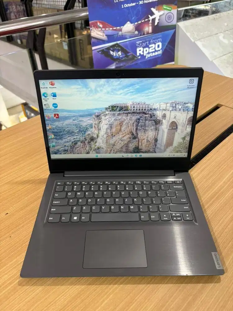 Lenovo V14-ADA/ Amd 3020/ Ram 8 Gb/Ssd 256 Gb