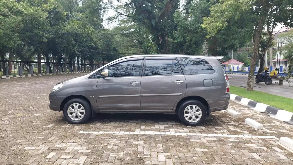 Toyota Kijang Innova 2007 Bensin