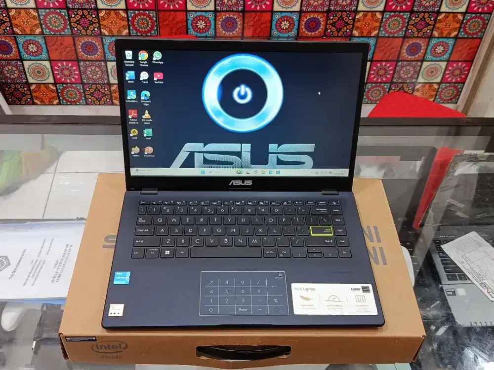 Laptop Asus Vivobook E410KA 

#GARANSI RESMI SAMPAI 17 SEPTEMBER 2026