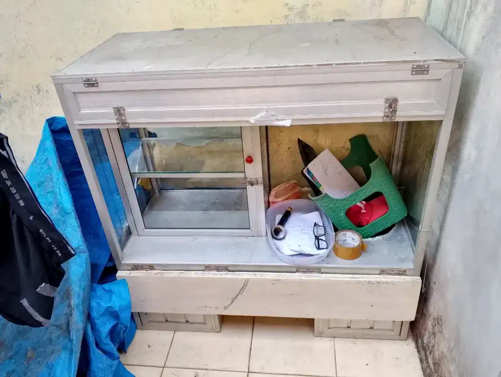 etalase grobak motor