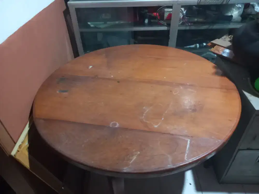 Meja makan bundar kayu jati