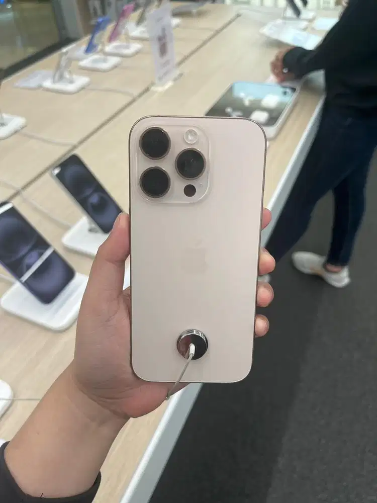 Apple iphone 16 pro promo cicilan syarat hanya ktp! free 2x angsuran