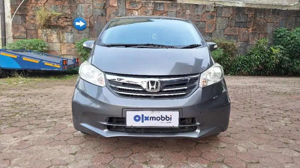 TDP 6,JT Honda Freed 1.5 E Bensin-AT Abu-Abu 2012