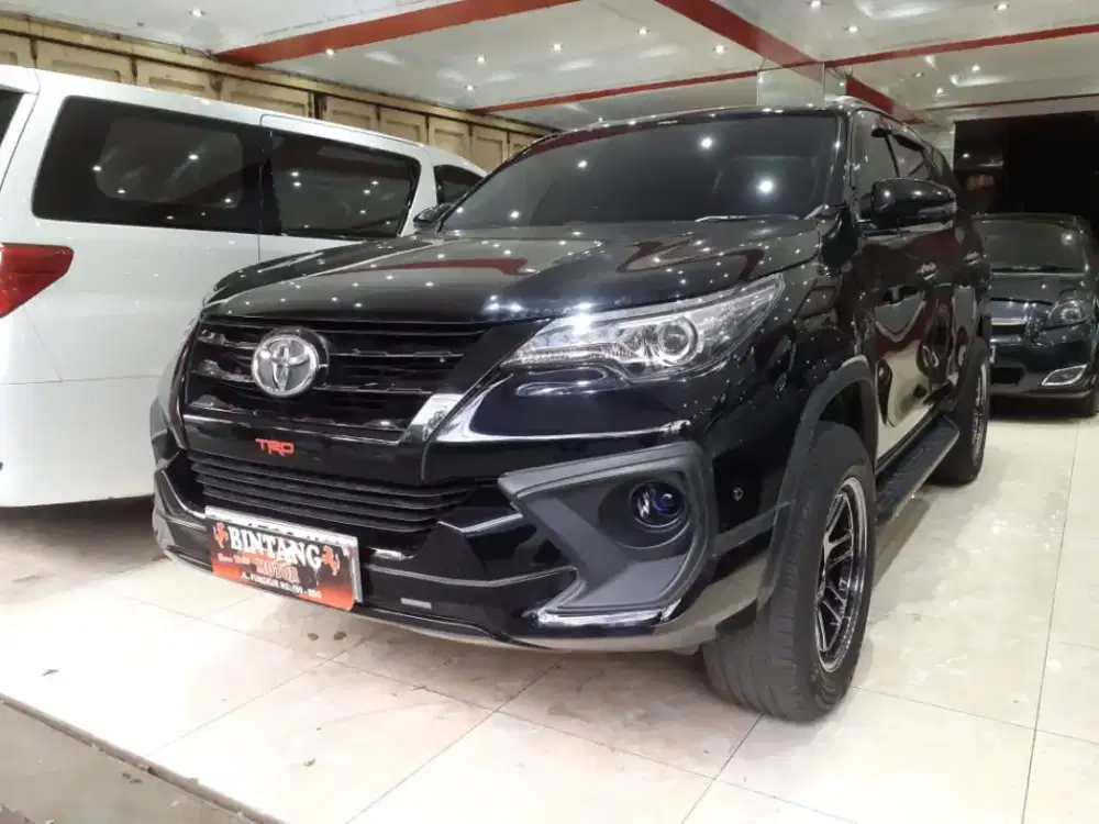 FORTUNER TRD AT 2018 KM RENDAH / MODEL THN 2019 (BINTANG MOTOR)