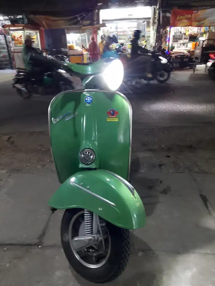 Vespa sprint 1976 look bagol
