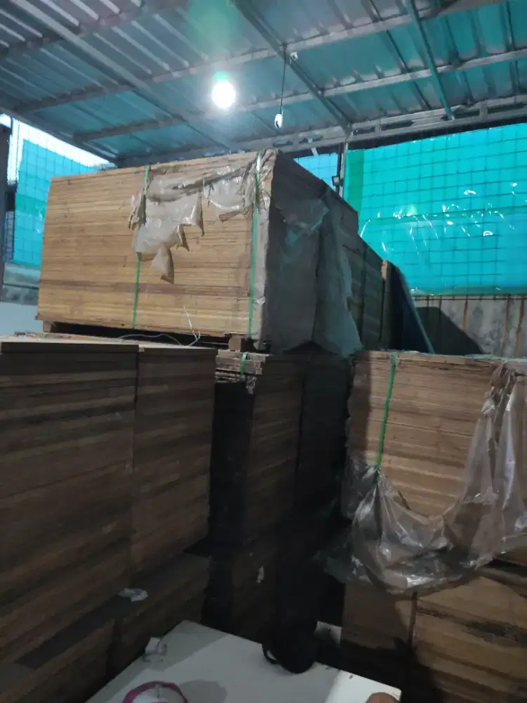 Triplek, kayu lapis, triplek uk.160 x 53cm tebal 28mm kayu kruing