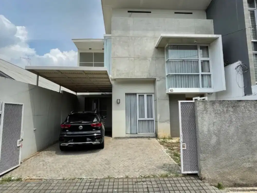 jual rumah strategis bebas banjir di Tebet Jakarta Selatan