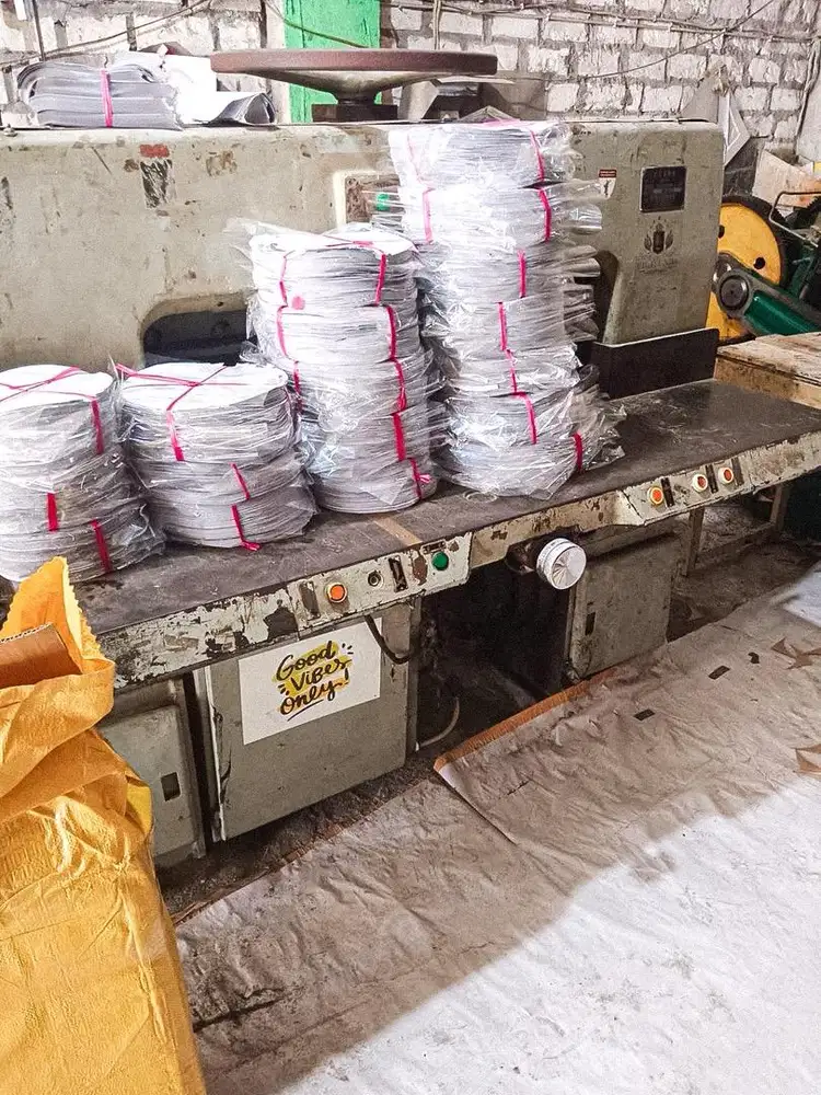 Dijual Cepat Mesin Potong Kertas!