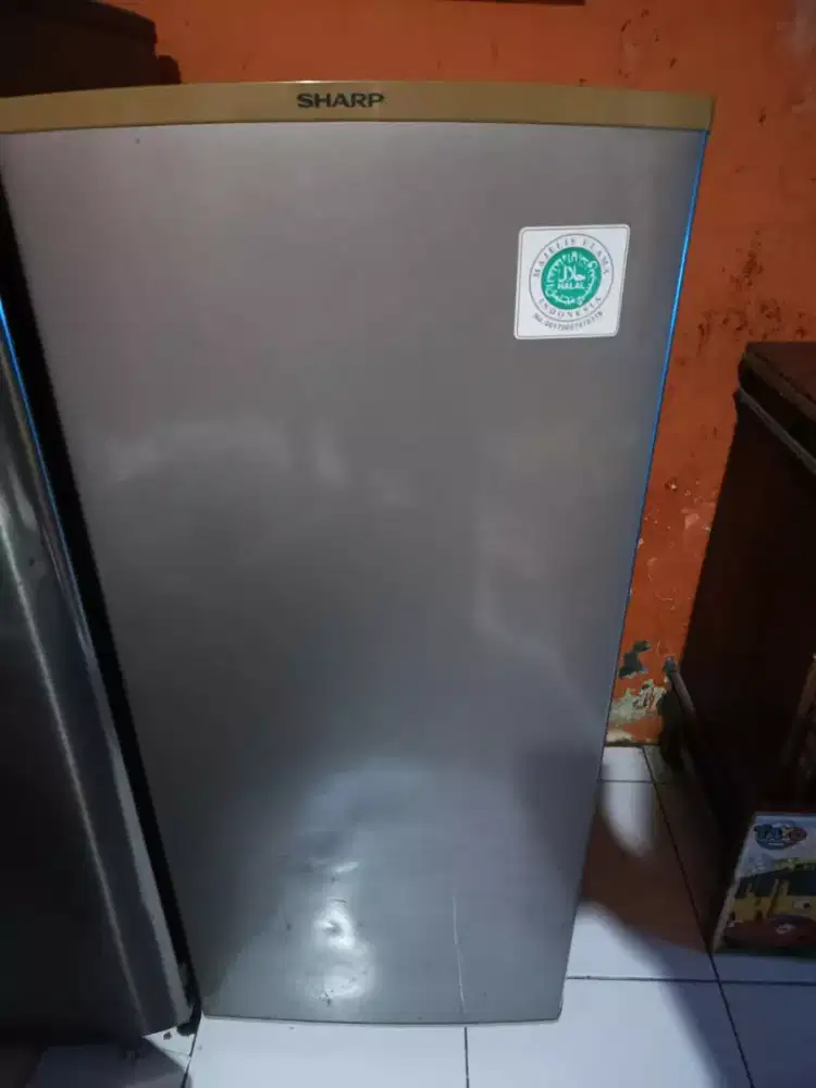freezer es batu sharp 6rak