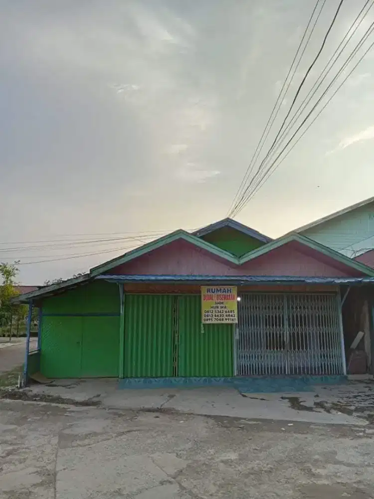 Rumah Ruko Pinggir Jalan