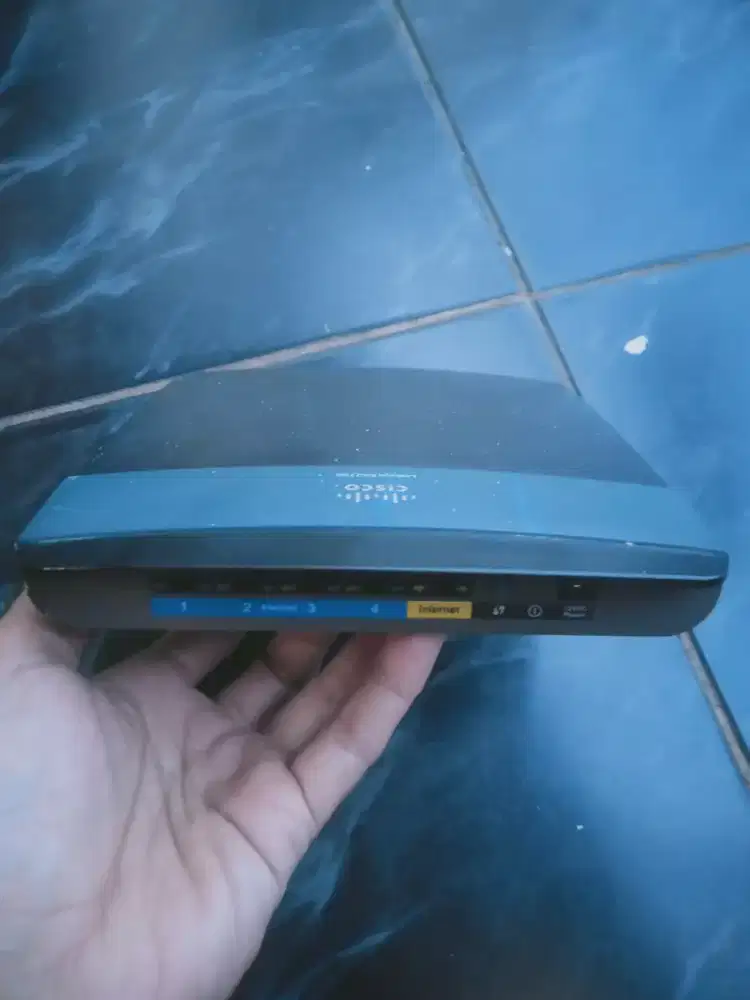 Router modem cisco linksys EA2700