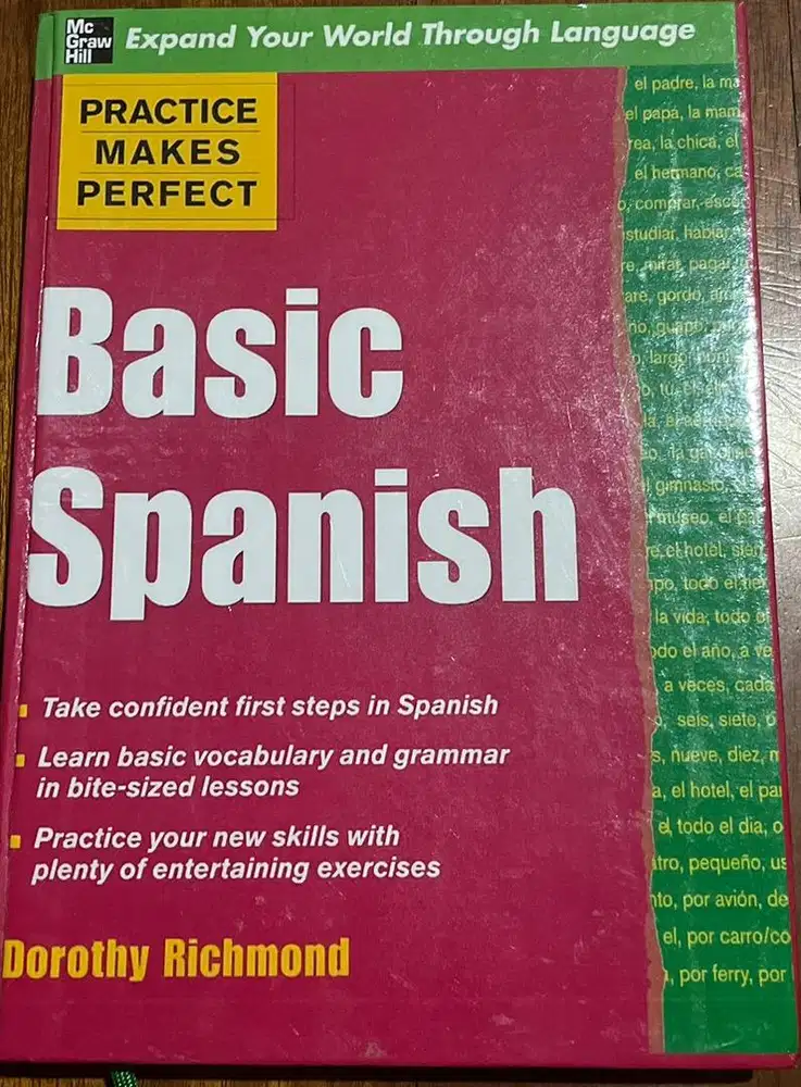 Buku kamus spanyol