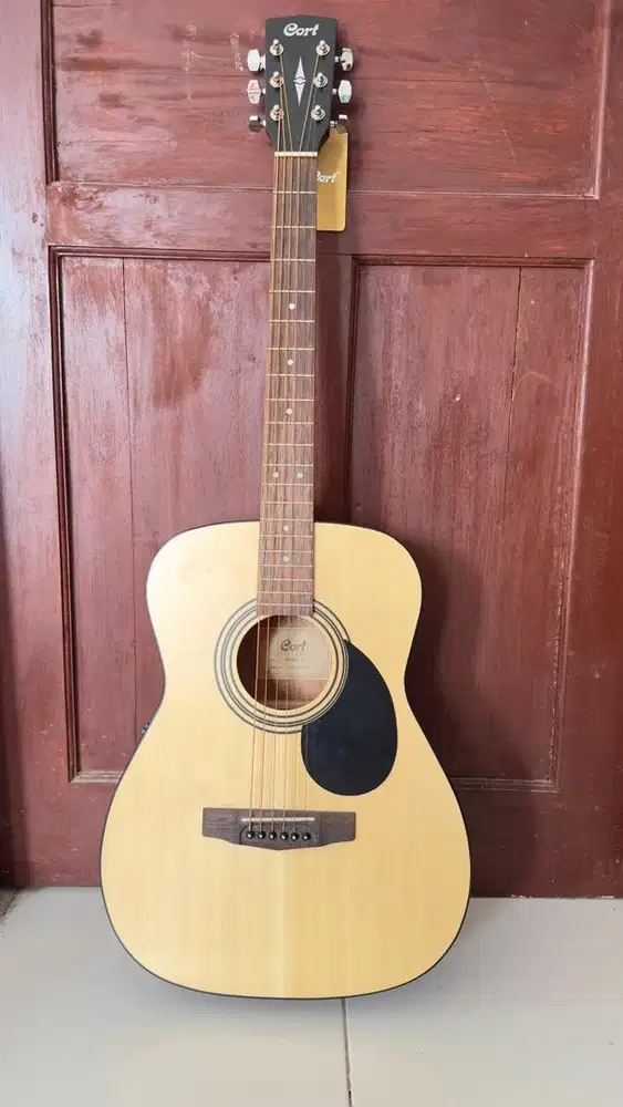 SALE CORT GUITAR