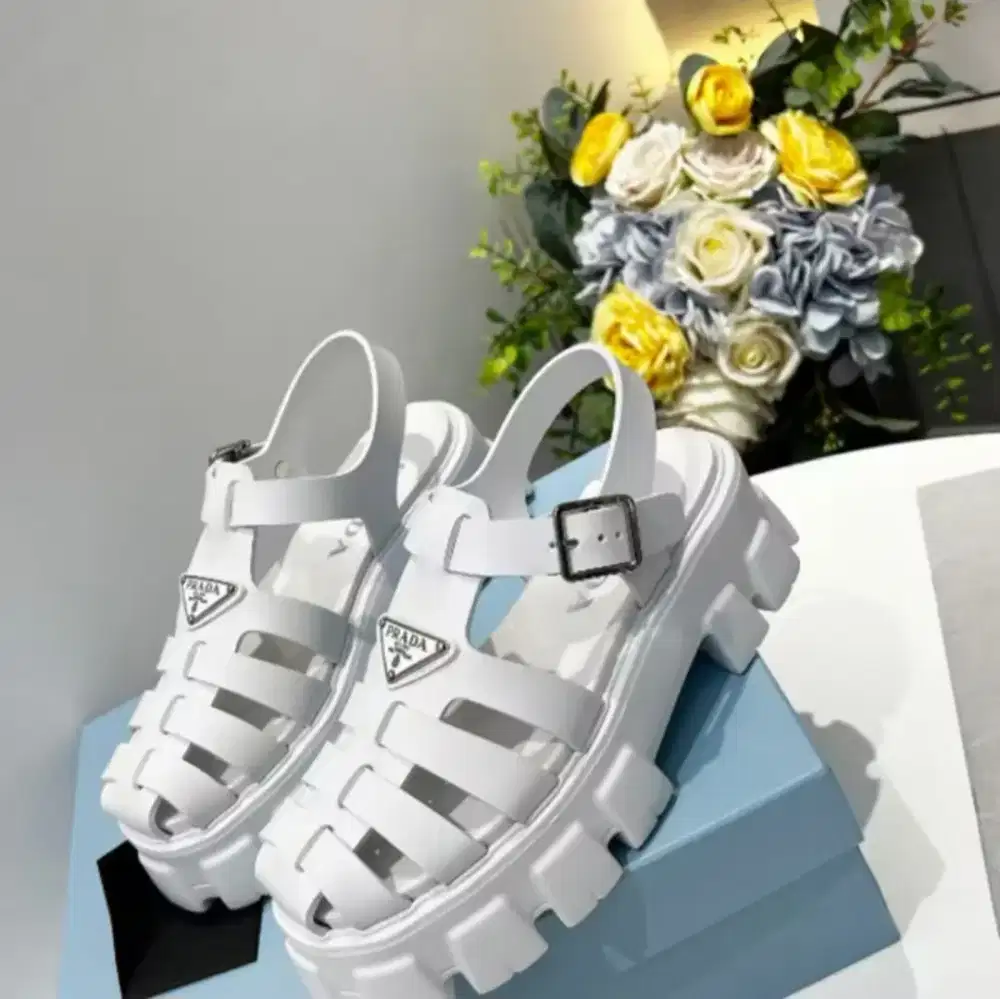 Sandal wanita fashion
