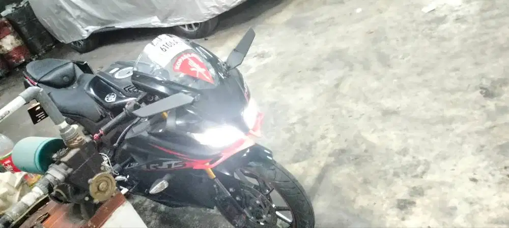 Yamaha R15  motor simpanan hampir tidak pernah dipakai. Km cm 800