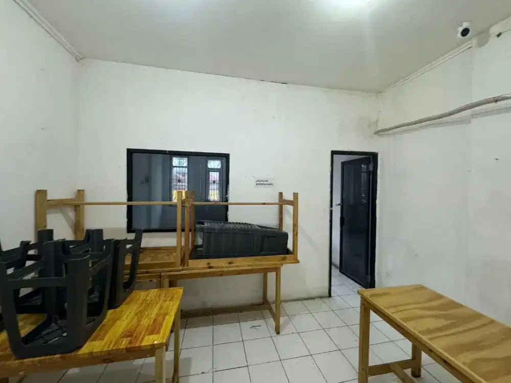 DISEWAKAN RUKO LANTAI 2