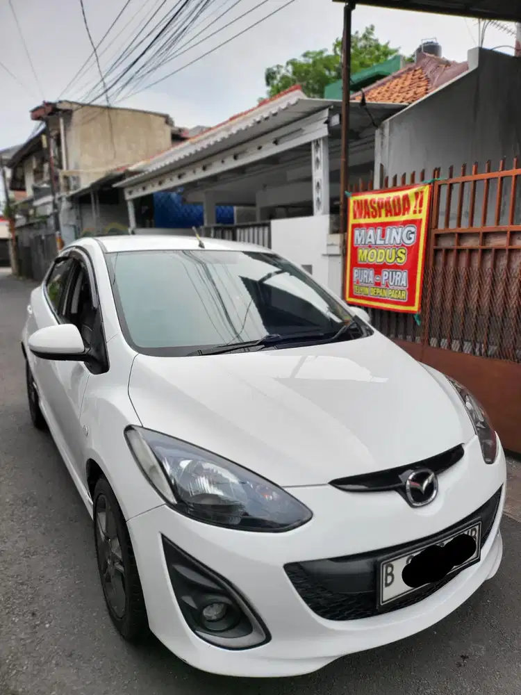 Mazda 2 R 2011 Automatic Pribadi Istimewa