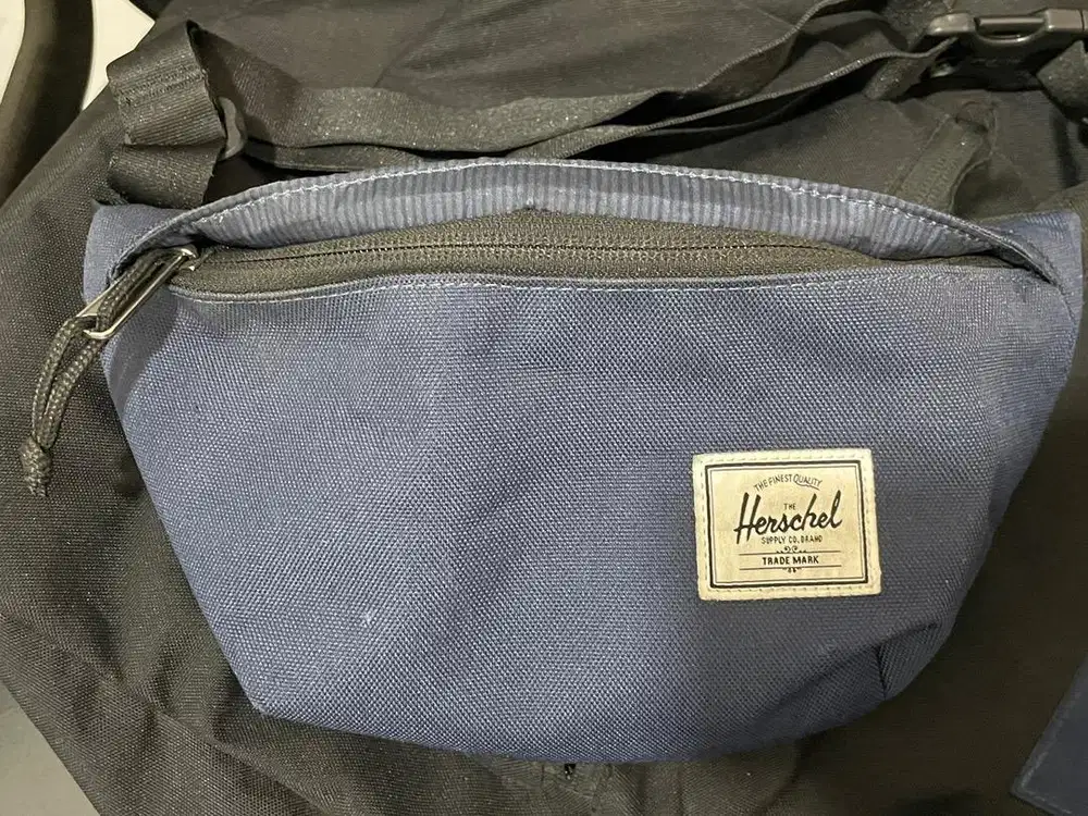 HERSCHEL Hip Pack (tas slempang/pinggang) 1L