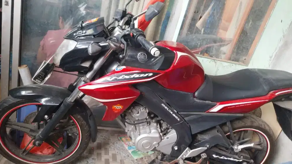Dijual Yamaha Vixion Sport merah 2013