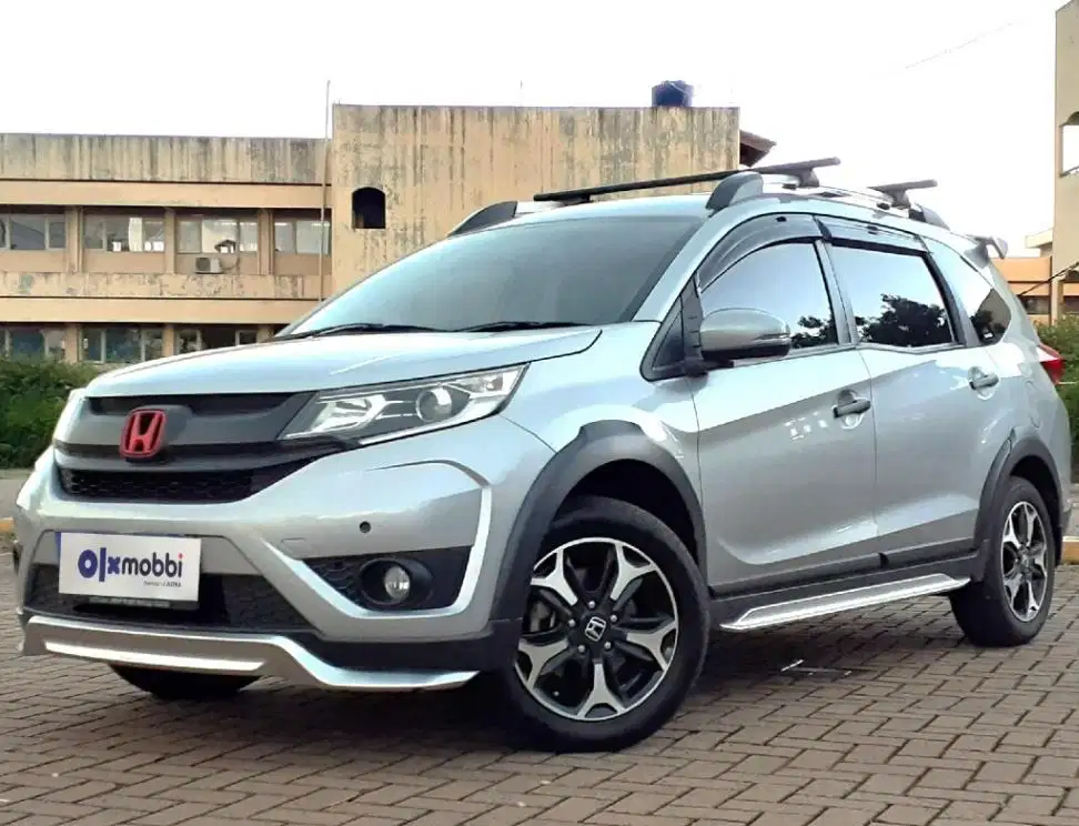 TDP 7,JT Honda BR-V 1.5 E Prestige Bensin-AT Hitam 2017