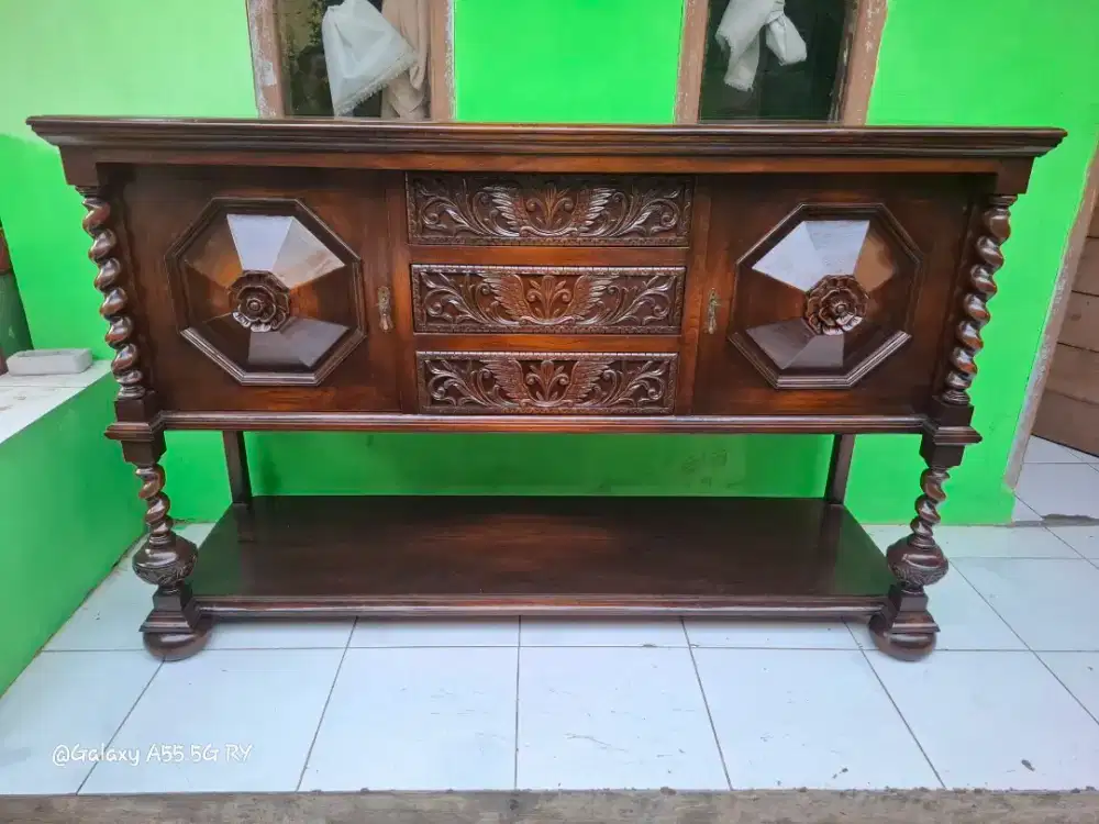 Bufet antik jati