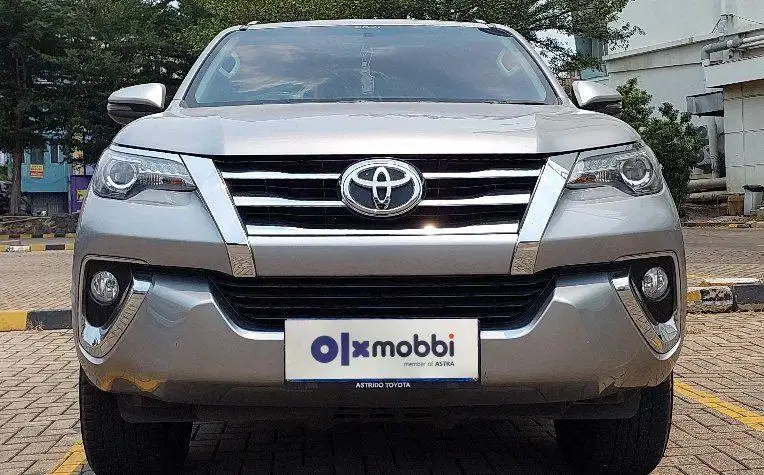 TDP 15JT Toyota Fortuner 2.4 4x2 VRZ Solar-AT Silver 2017