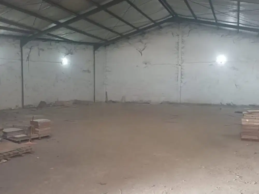 Disewakan Gudang Zona Industri Super Strategis Lokasi Semarang Timur Luas 1100m2