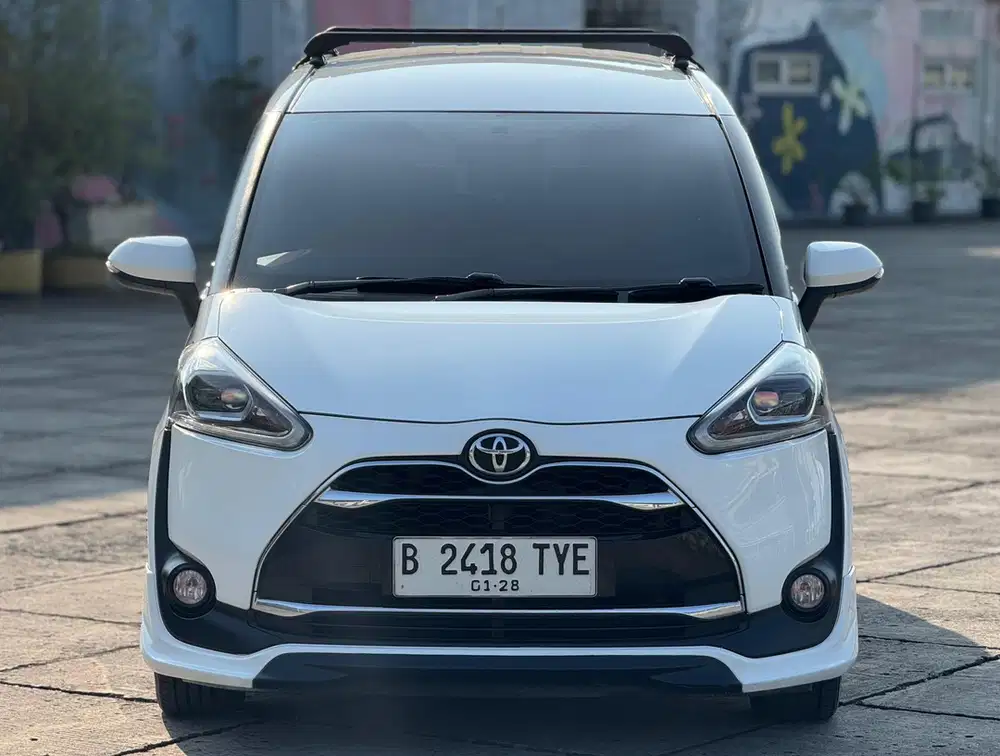 Toyota Sienta Q AT 2018