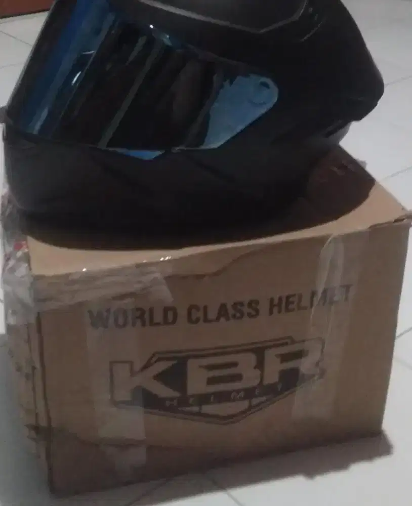 Helm full face hitam