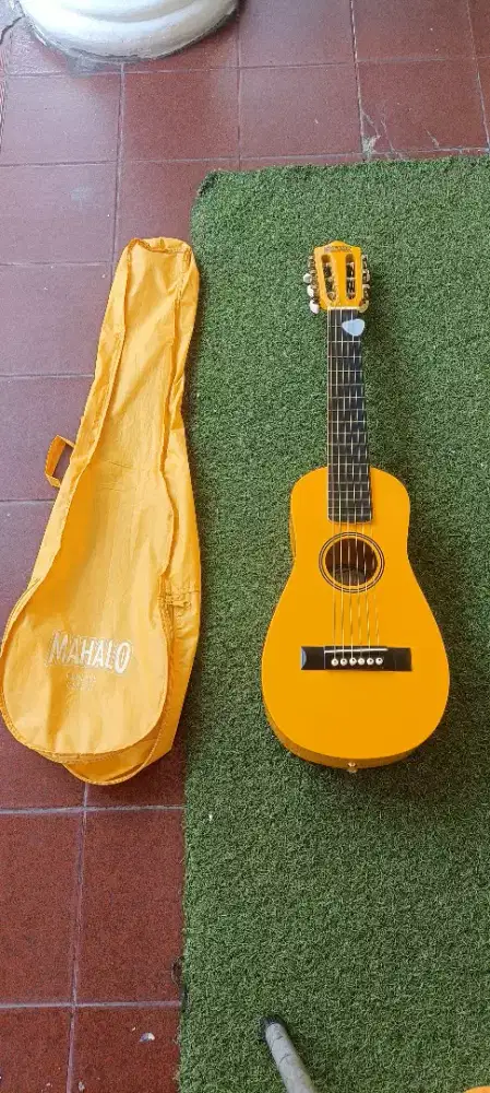 Gitar lele MAHALO original.